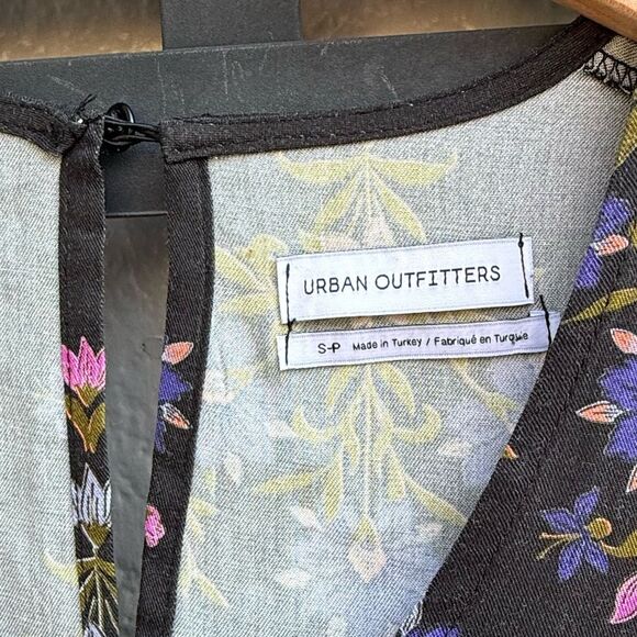 Urban Outfitters Sleeveless Floral V-Neck Swing Dress in Black | Size Small - Picture 5 of 6